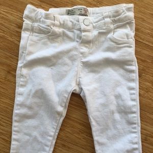 Zara girl white stretchy jeans size 18-24 mo